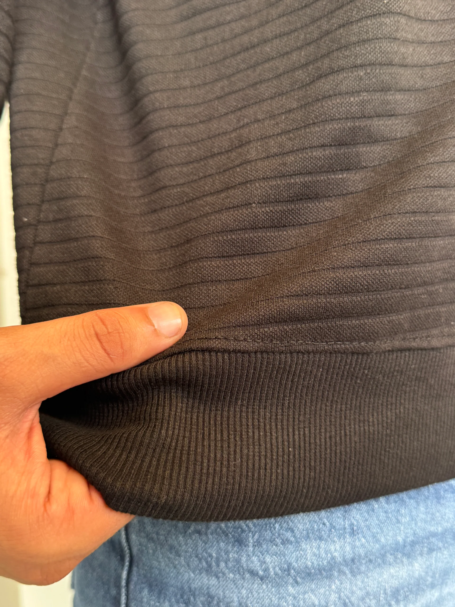 HERITAGE WAVE TEXTURED SWEATSHIRT-BLACK